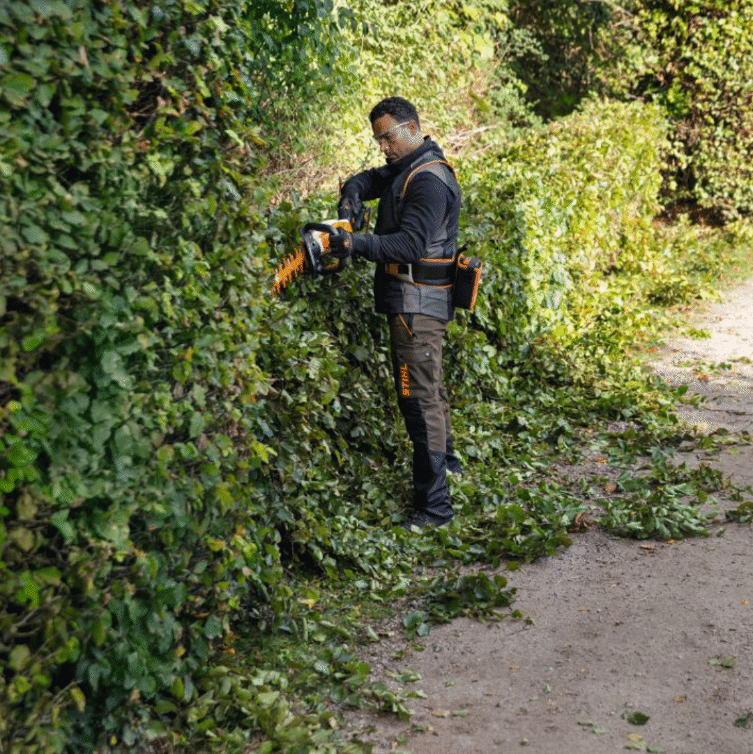 Corta Sebes Stihl HSA 130 R 75CM + Bateria AP 200 5.2Ah + Carregador