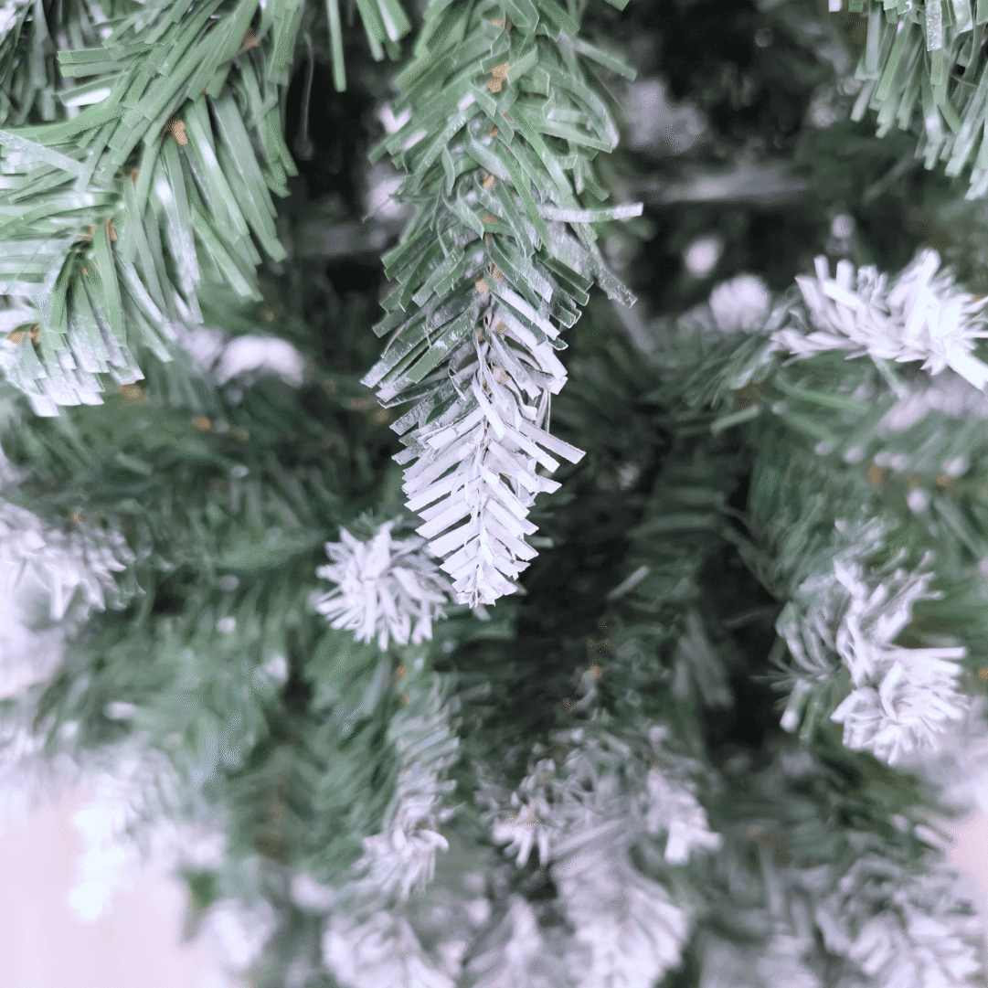 Árvore de Natal 210CM Slim Pinheiro c/ Neve